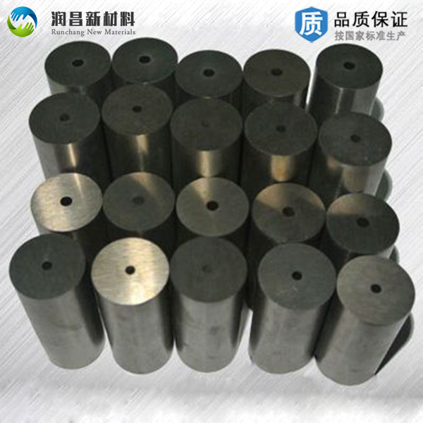 高比重钨镍铁合金带孔圆柱，钨及钨合金的用途相当广泛，钨是现代工业、国防及高新技术应用中的极为重要的功能材料之一，并广泛应用于航天、原子能、船舶、汽车工业、电气工业、电子工业、化学工业等诸多领域。